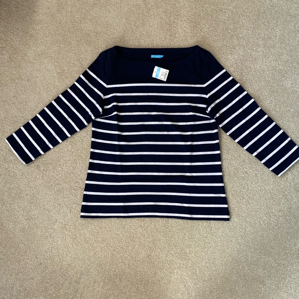 J McLaughlin 3/4 sleep navy/white boat neck top. Size small. NWT.